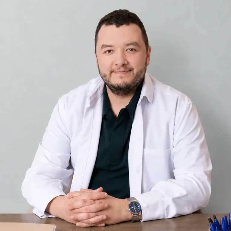 Шустов Александр Дмитриевич